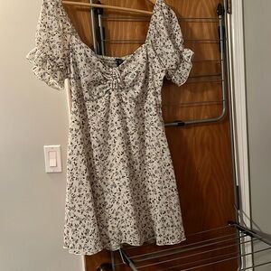 Windsor summer dress white with blue flowers